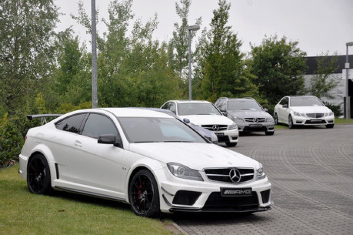 Mercedes C63 AMG Black Series con kit tuning aerodinamico e da pista